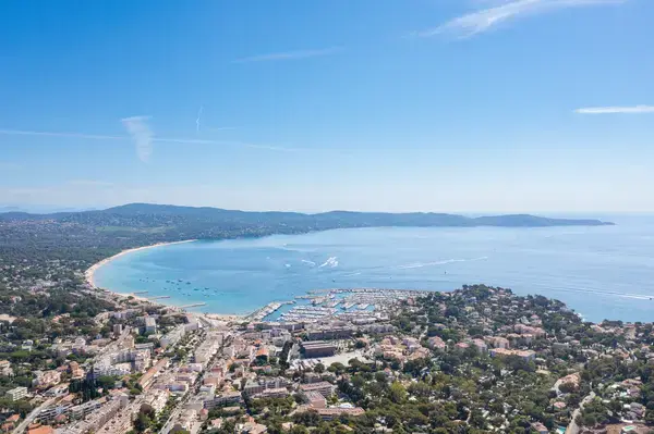 Abri Piscine Télescopique Achat abri de piscine Cavalaire-sur-Mer