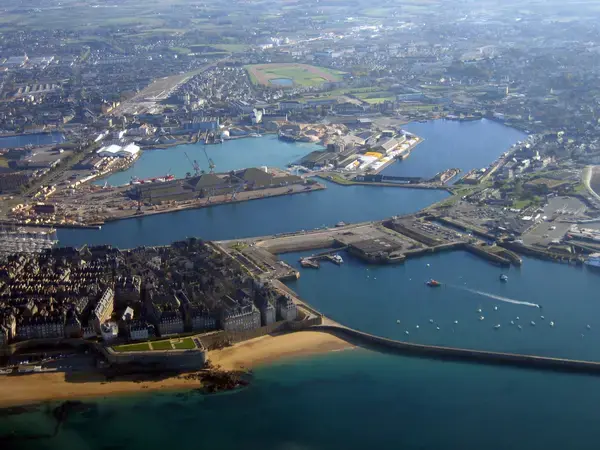 Abri Piscine Télescopique Achat abri de piscine Saint-Malo